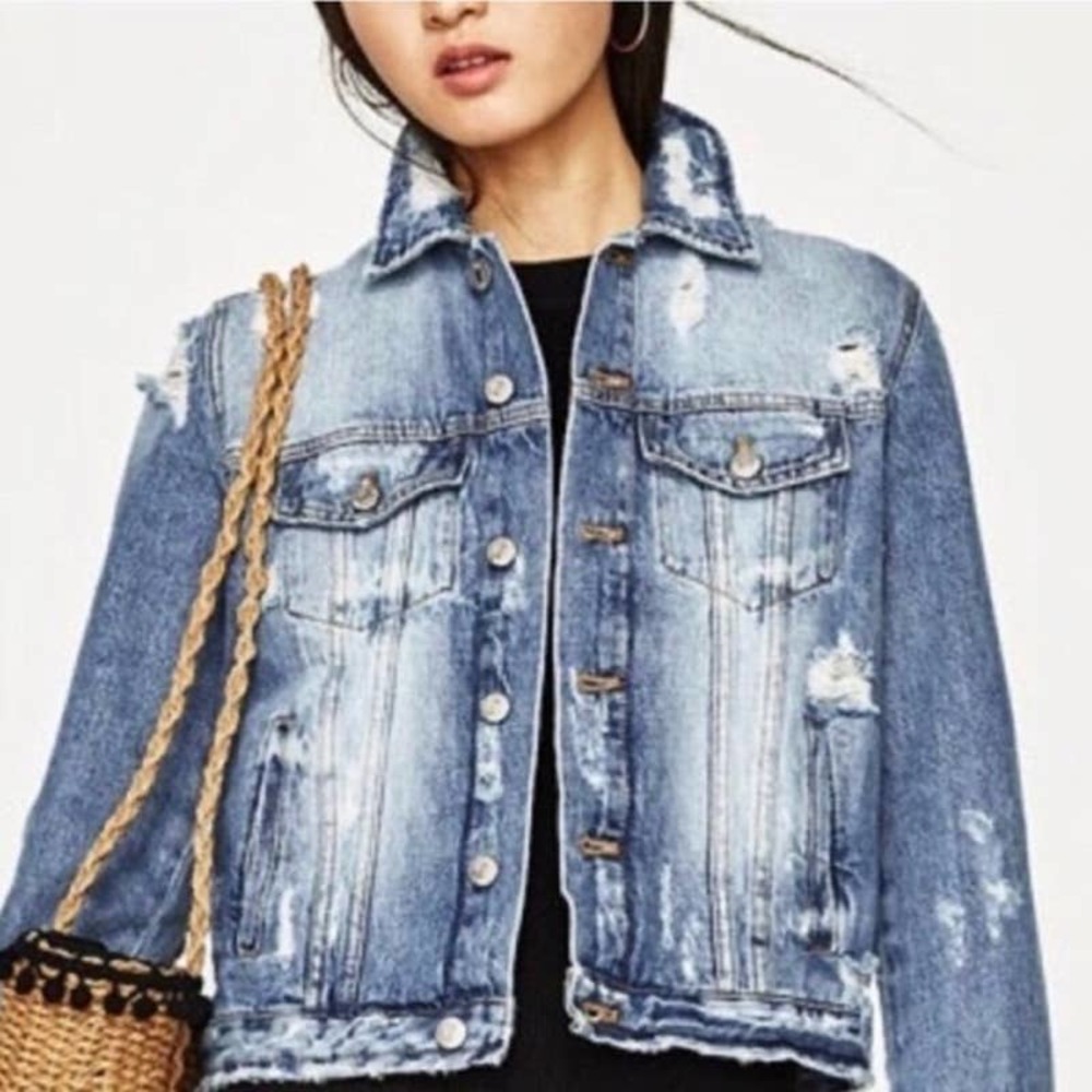 Zara Trafaluc Denimwear Size XS Distressed Jean Jacket Blogger Favorite Classic